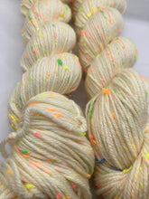 Load image into Gallery viewer, Cake Batter - Sprinkle DK