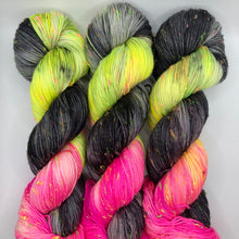 Load image into Gallery viewer, Glowstick - Confetti Tweed