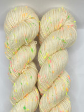 Load image into Gallery viewer, Cake Batter - Sprinkle DK