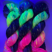 Load image into Gallery viewer, Glowstick - Confetti Tweed