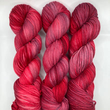 Load image into Gallery viewer, Garnet - Dazzling DK