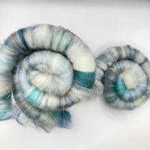 Load image into Gallery viewer, Pretty Bird - Art Rolags
