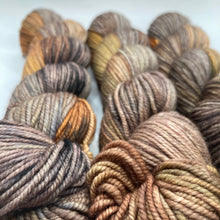 Load image into Gallery viewer, Dark Maple - Dazzling DK
