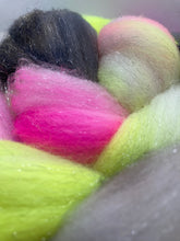 Load image into Gallery viewer, Glowstick - Shaniko Stellina
