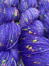 Load image into Gallery viewer, Grapeliscious - Confetti Tweed
